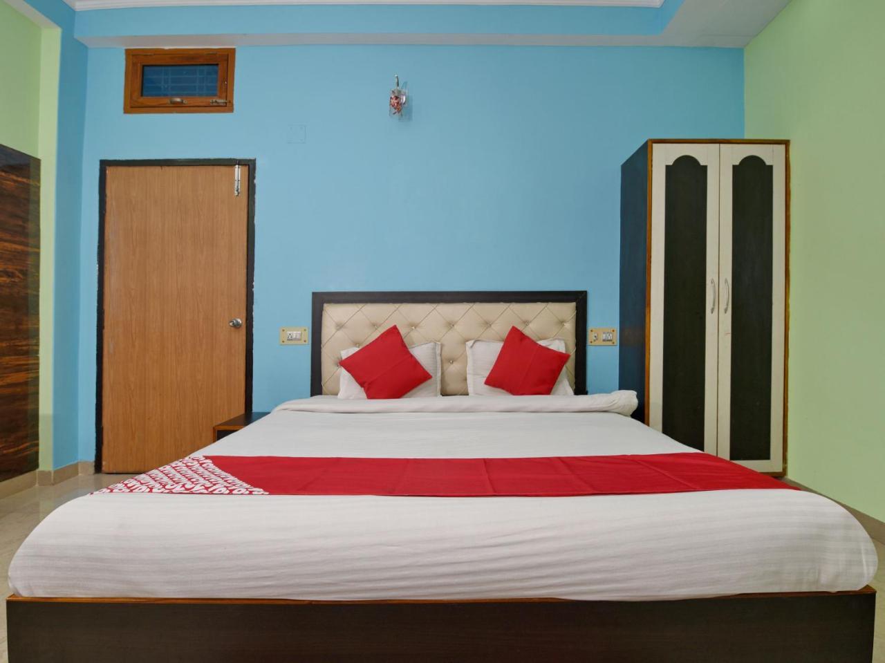 Oyo 4409 Hotel Chaitanya Inn Varanasi Bagian luar foto