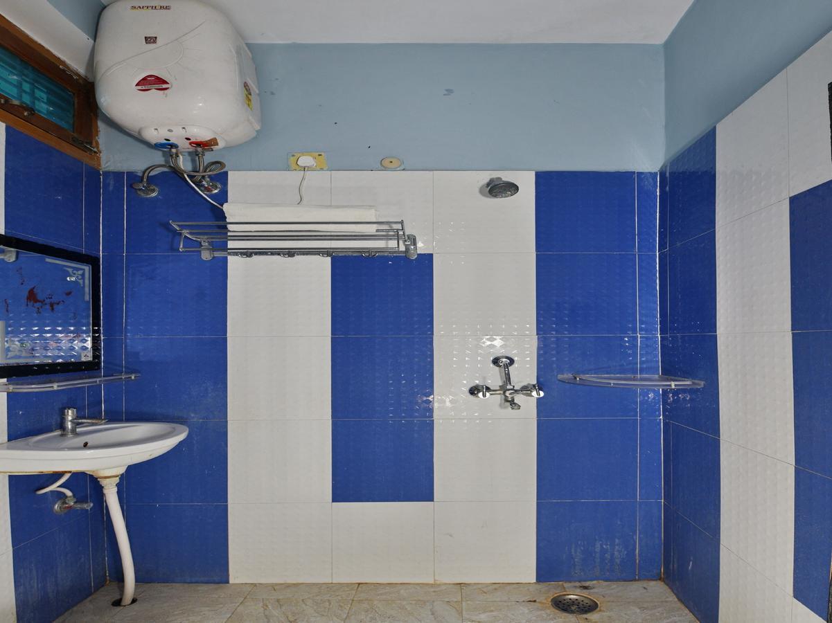 Oyo 4409 Hotel Chaitanya Inn Varanasi Bagian luar foto