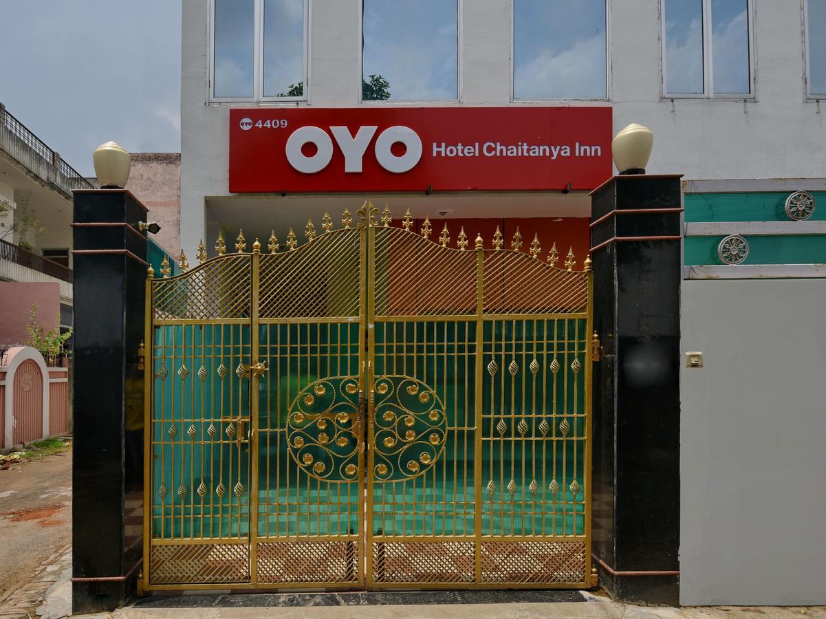 Oyo 4409 Hotel Chaitanya Inn Varanasi Bagian luar foto
